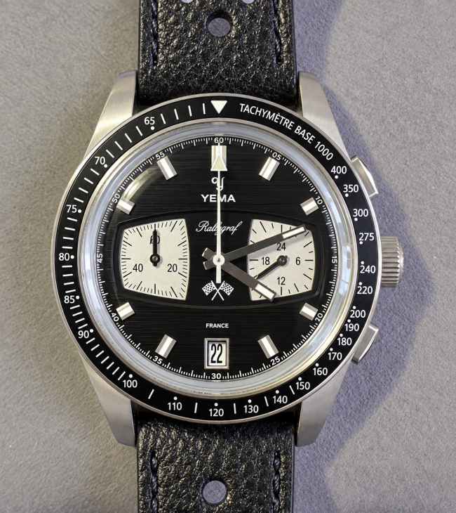YEMA – Rallygraf Meca-Quartz II Reverse Panda