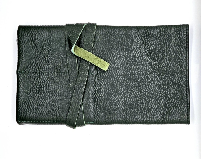 Grande marmotte en cuir vert texturé