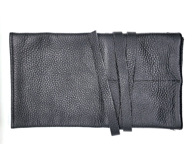 Grande marmotte en cuir noir texturé